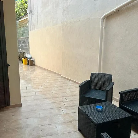 Casa E Giardino Taormina A 100 Mt Da Stazione E 30 Mt Dal Mare Holiday home